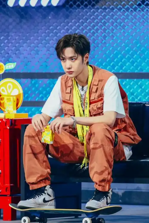 王一博超话#王一博的考古日常#wyb#王一博#滑板少年