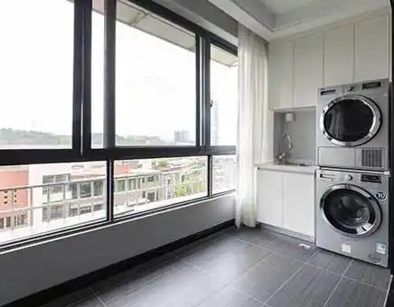 客厅阳台装修效果图欣赏