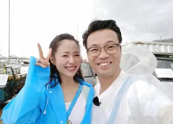 江一燕:文艺女神酷爱摄影,低谷期隐婚生女,家庭幸福美满