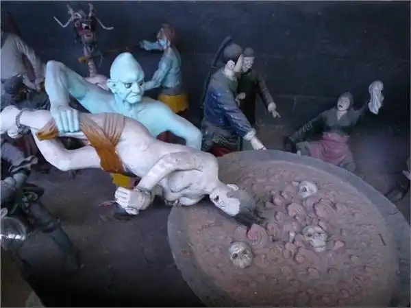 鬼门关走一趟:丰都鬼城鬼国神宫奇幻之旅