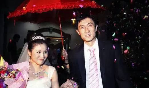 马晨菲与杜锋喜结连理