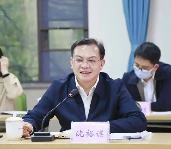 湖南省商务厅党组书记厅长沈裕谋调研中建五局海外业务拓展情况