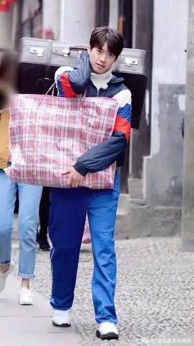 妻子的浪漫旅行杜江霍思燕加盟第三季,魏大勋背蛇皮袋似农民工!