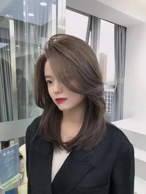 清新减龄中发发型