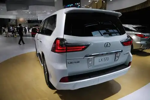 雷克萨斯lx570140万级别全尺寸豪华suv车展实拍