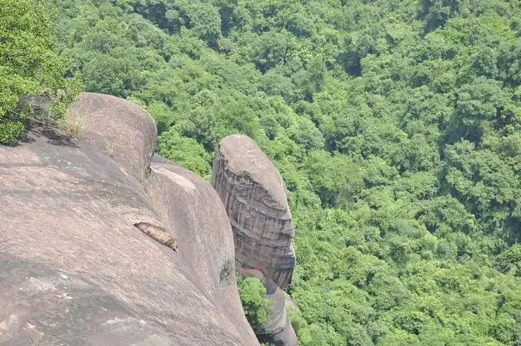 丹霞山之阳元石