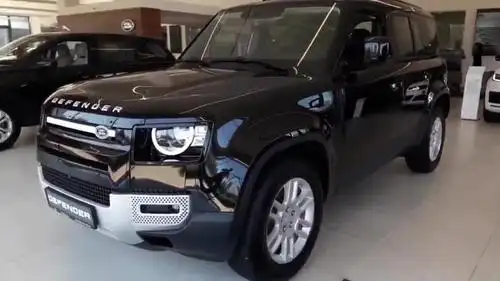 2020款路虎卫士黑色版到店,近距离了解后才知道有多霸气