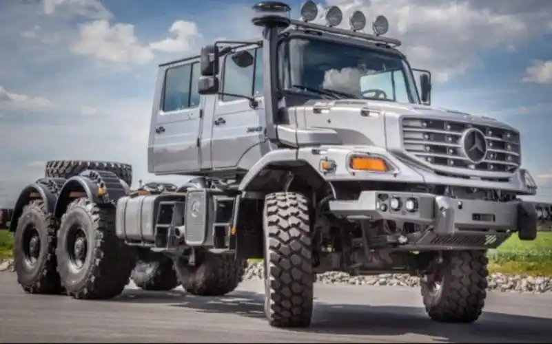 奔驰 zetros 3543 8x8 越野卡车外观与底盘展示