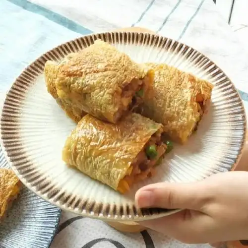 腐皮糯米卷,咸香口味,外脆里糯