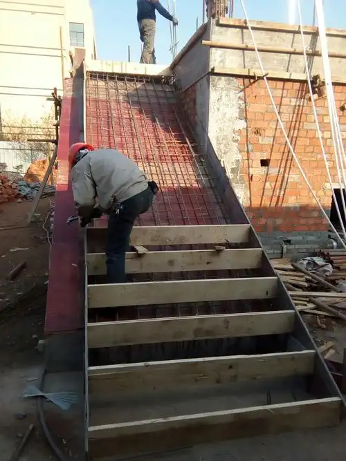 花园环网站新建工程,今日施工内容:一层楼板,楼梯钢筋绑扎.
