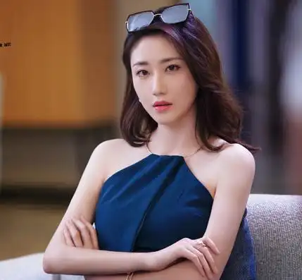 她是《巡回检察组》里的白小莲,她叫安冬