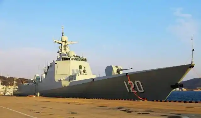 052d成都舰入列半年后首次亮相,舰机协同作战,已可独挑大梁