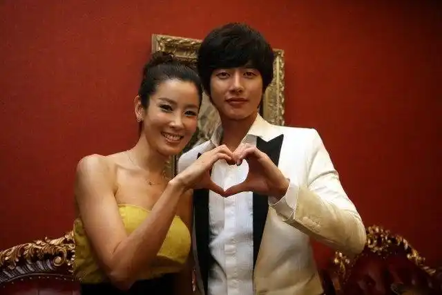 ▼《搞笑一家人》徐敏静 丁一宇 相差8岁