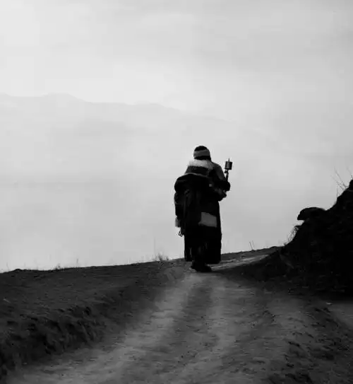 背影一一源自甘川藏地