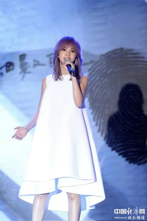 杨丞琳举办《年轮说》亚洲发片会 纯熟完美唱功大获好评_明星_中国