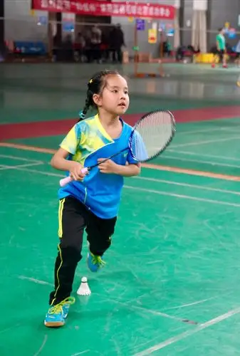 为小健将加油～为明天的首次参赛(青山区小学生羽毛球竞赛)