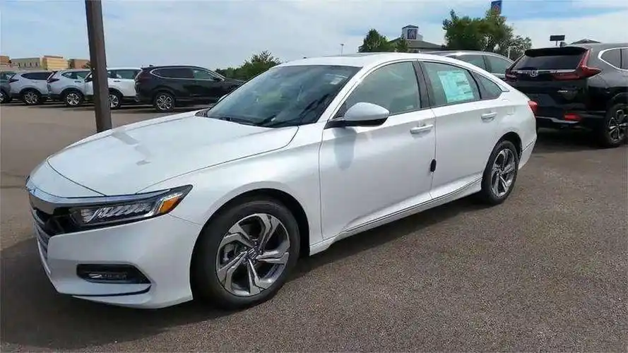 2021款本田雅阁到货,配置全新升级,外观太帅,我放弃了亚洲龙