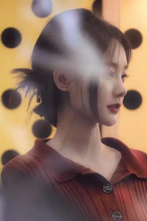 李一桐 侧颜杀!