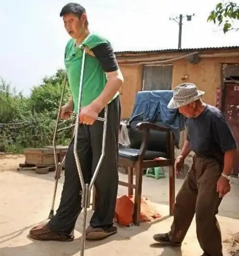 34米八,女巨人姚德芬2.36米七,巨人鲍喜顺2.36米六,巨人孙明明2.