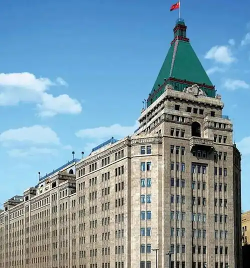 从鸦片到房地产,沙逊家族如何登顶上海滩首富?答案在沙逊大厦