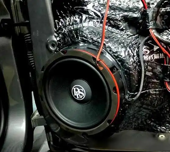 汕头专业汽车音响改装大众速腾汽车改装dls两分频套装喇叭 歌航gdt42