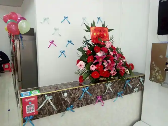 收银台配上鲜花很别致的有木有