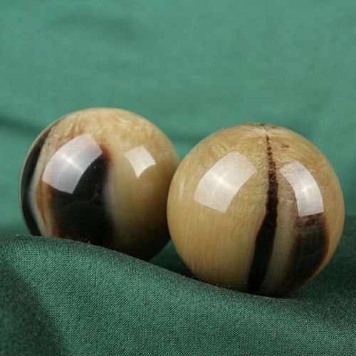 牛角健身球天然血红色牦牛角保健球手球红耗牛角补血 补气文玩手 一对