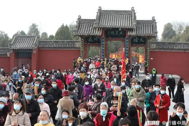 河南淮阳逛庙会赏民俗