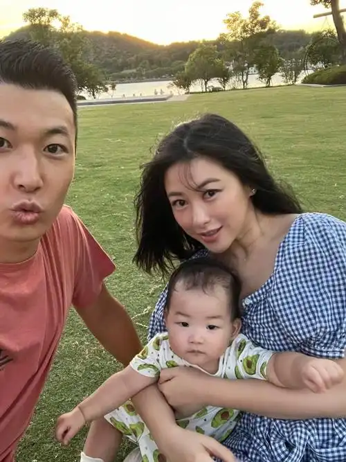 朱珠与老公生活照##朱珠自曝结婚生子的原因