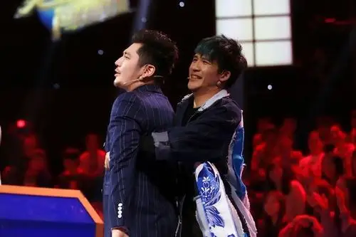 《笑星闯地球》重现经典大张伟钱枫搞笑演绎容嬷嬷扎紫薇