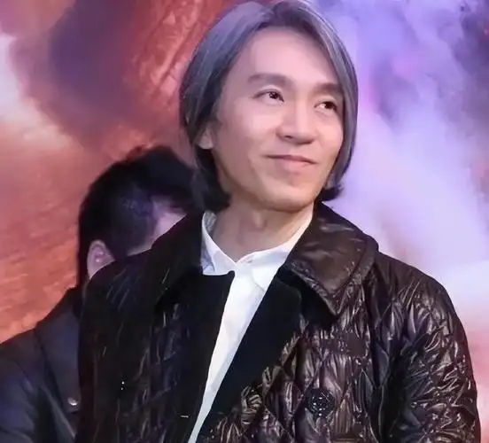 6位男星白发照,成龙一夜苍老,刘德华也逃不过|记者|吴彦祖|周润发