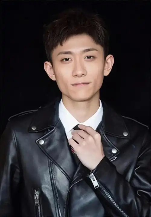 演员张一山:13岁出道就爆红,为何演技忽高忽低,频频受嘲讽?