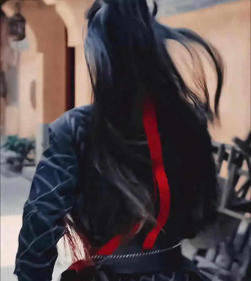 肖战魏无羡这个红发带给造型太加分了.