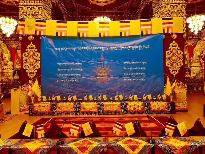 标题:塔公佛学院