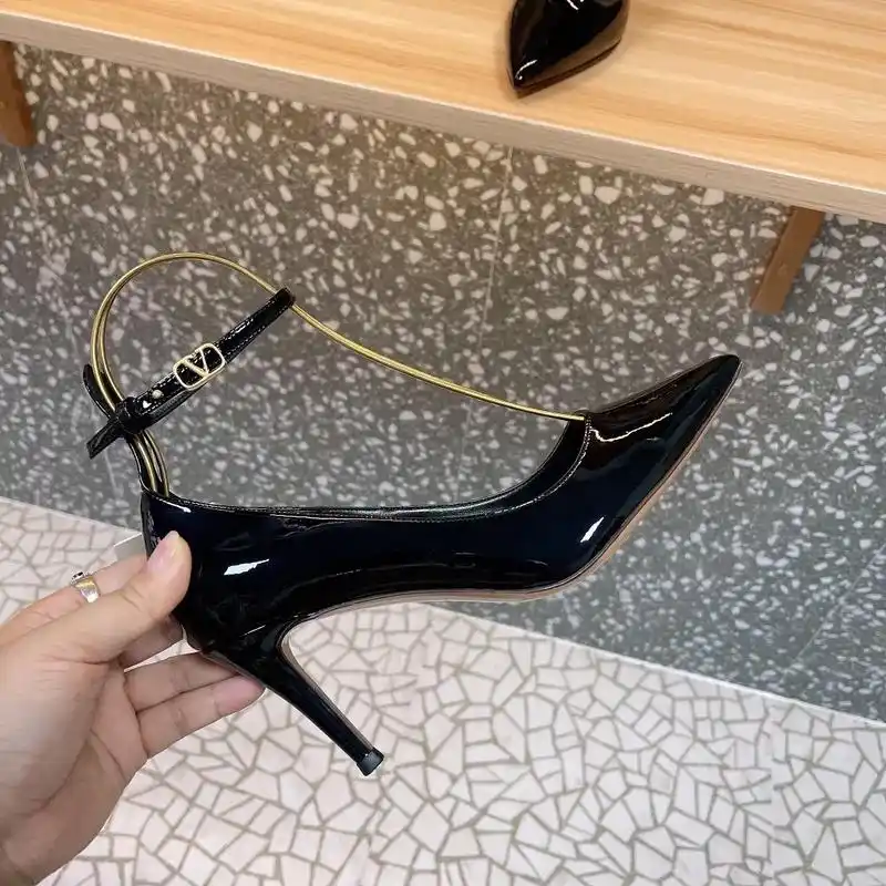 华伦天*valentino.#valentino #高跟鞋  - 抖音