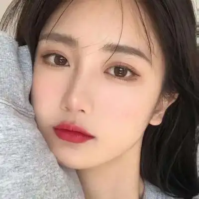由美头网整理发布,女生头像频道提供更多与怼脸,脸部相关的头像图片