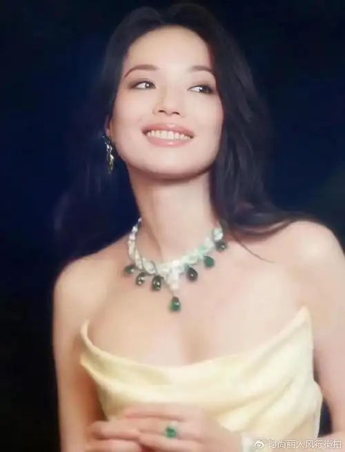 舒淇连换两套礼服,都超级惊艳