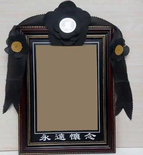 老人遗像正对着门好不好家中遗像的摆放位置风水