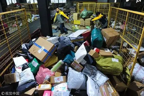 安徽阜阳"双12"过后快递"满仓"迎来小高峰