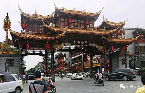 18琴台故里老街牌坊(珠宝街)19别具一格的高楼(蜀都大道人西路)20天府