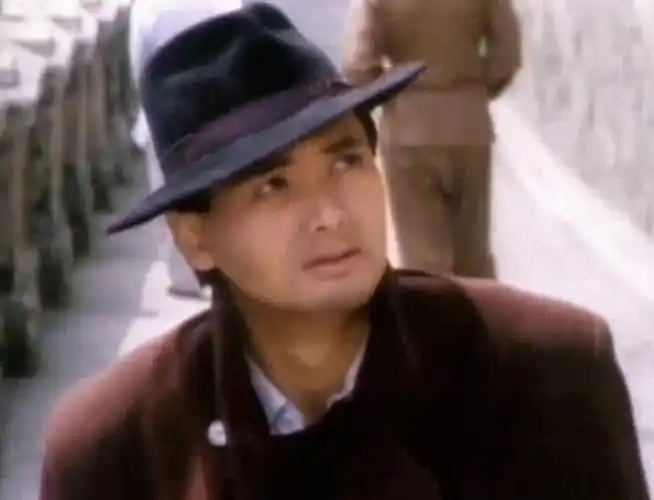 80版中的#上海滩#许文强,现实中的周润发,一个人的镜头.