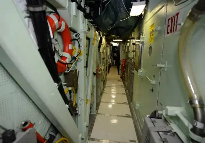 潜艇内部都是狭窄无光的吗?看这艘核潜艇内部,舒适到令人不敢小觑