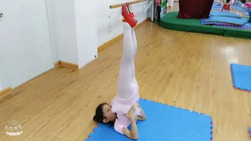 红苹果舞蹈三级4班六一儿童节"舞之伴"花絮