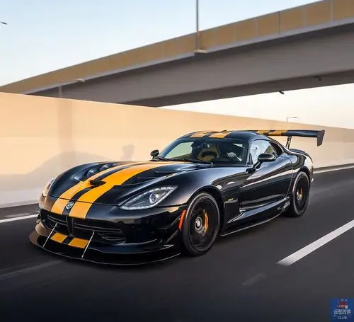 采用"acr-e aero车身套件"的道奇蝰蛇 srt!