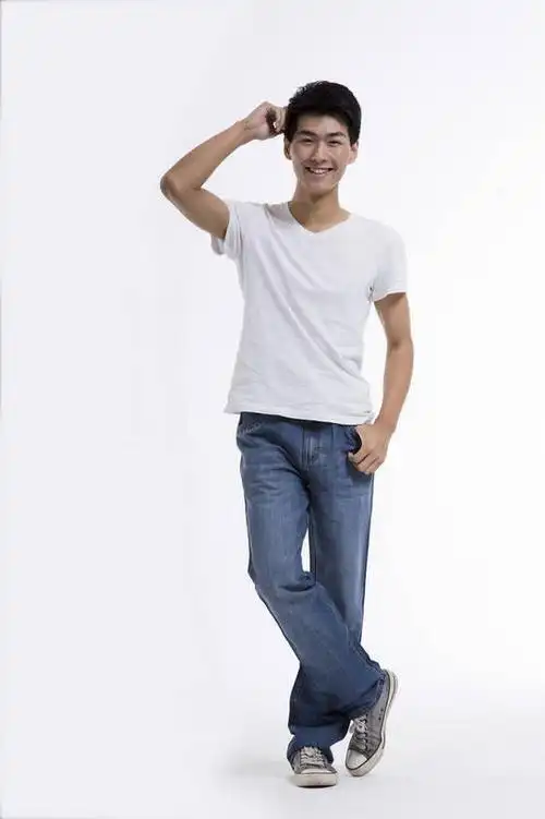 东方人,一个人,站,竖图,彩色,室内,白天,抠图,白色背景,正面,时尚