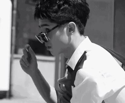 最佳男友标准:床上小狼狗,床下小奶狗|163_手机网易网