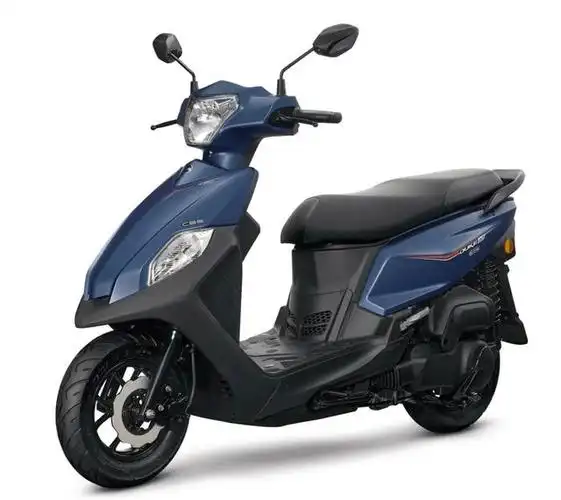 在日常生活当中,小型踏板摩托车发挥着非常重要的作用.