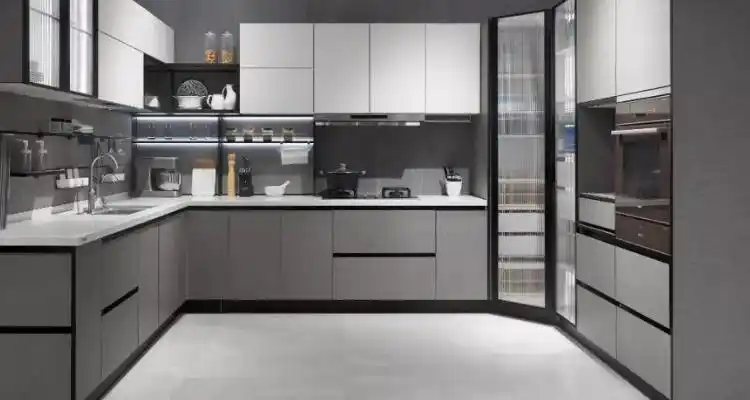 灰色橱柜台面配什么颜色的橱柜门