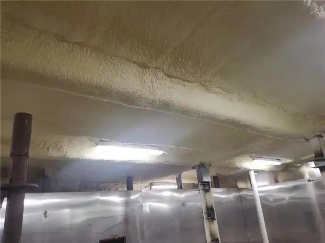 北海玉林冷库喷涂发泡 屋面聚氨酯喷涂 发泡聚氨酯保温材料 外墙
