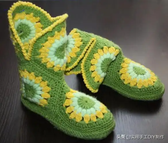 用棒针编织宝宝鞋图解(35款简单的一片式家居地板鞋子)